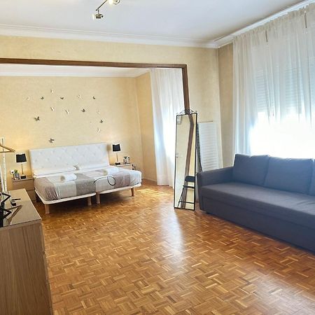 Rooms Villaroel Барселона Екстериор снимка
