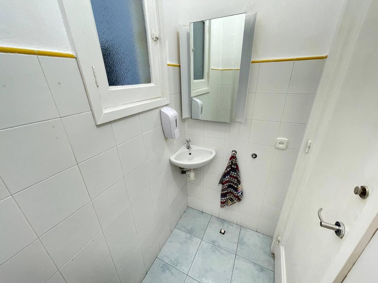 Rooms Villaroel Барселона Екстериор снимка