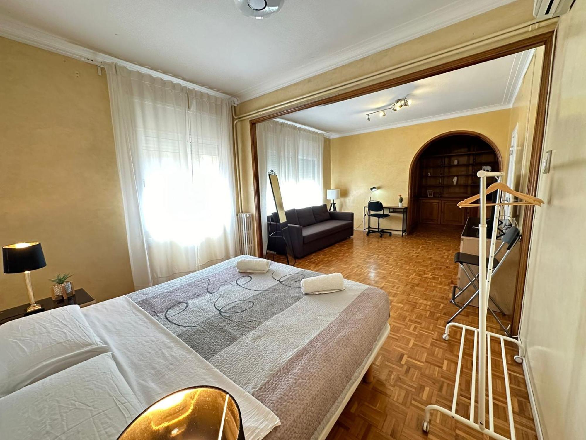 Rooms Villaroel Барселона Екстериор снимка