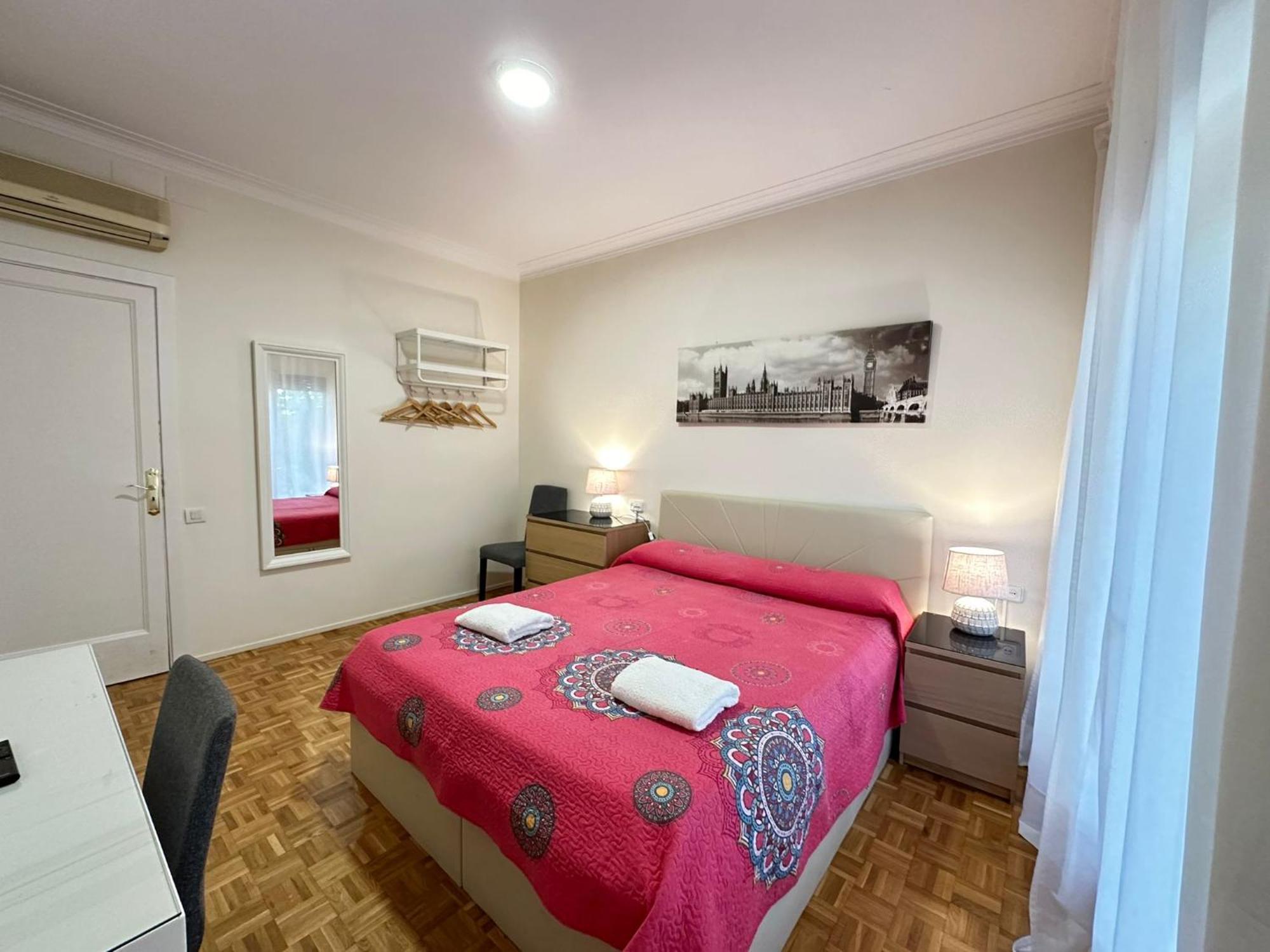 Rooms Villaroel Барселона Екстериор снимка